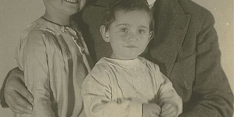 Otto Frank mit Margot und Anne