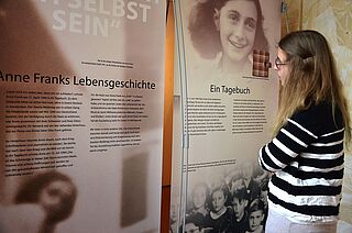Wanderausstellung »Lasst mich ich selbst sein« Anne Franks Lebensgeschichte